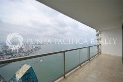 For Rent | 1 Bedroom Condo on a Very High Floor with Endless Views of Panama City | The Ocean Club (Trump)