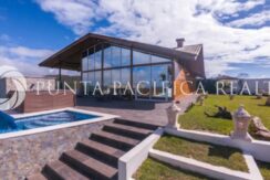 For Sale | 5 Exquisite Cabin Retreat | Mountain Paradise | Furnished | Altos de Cerro Azul