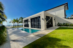 For Sale | Oceanfront Charming Beach House | Velamar